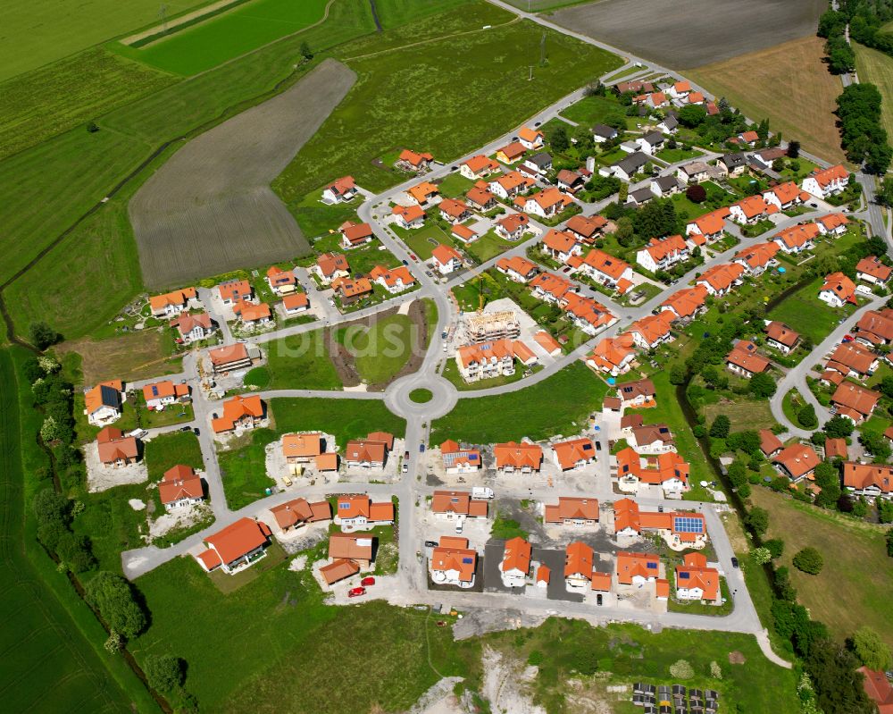 Heiligenstatt aus der Vogelperspektive: Wohngebiet einer Einfamilienhaus- Siedlung in Heiligenstatt im Bundesland Bayern, Deutschland
