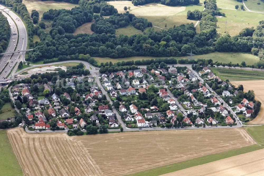 Gräfelfing von oben - Wohngebiet der Einfamilienhaus- Siedlung Heitmeiersiedlung in Gräfelfing Lochham bei München im Bundesland Bayern, Deutschland