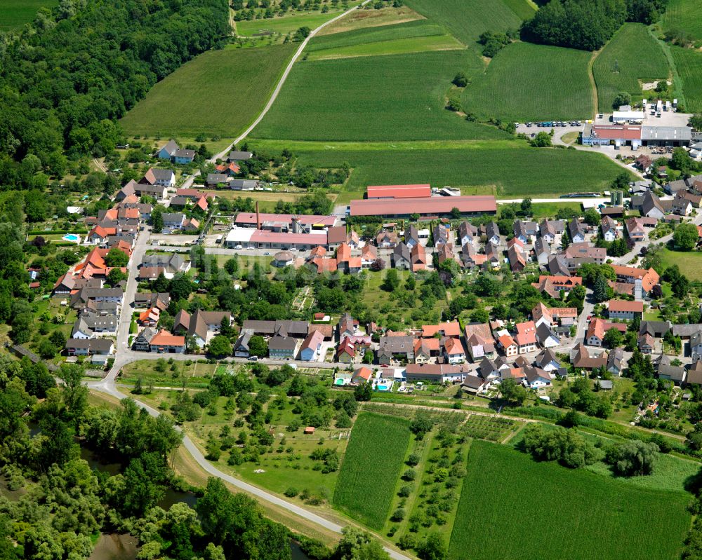 Helmlingen von oben - Wohngebiet einer Einfamilienhaus- Siedlung in Helmlingen im Bundesland Baden-Württemberg, Deutschland