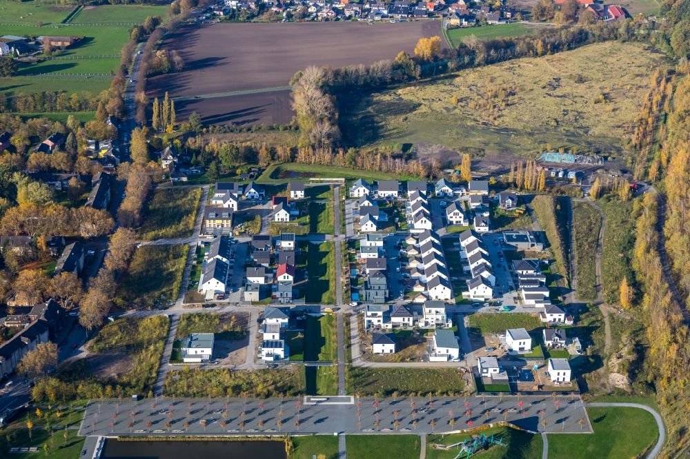 Luftbild Dinslaken - Wohngebiet einer Einfamilienhaus- Siedlung an der Hünxer Straße - Lohberg in Dinslaken im Bundesland Nordrhein-Westfalen, Deutschland