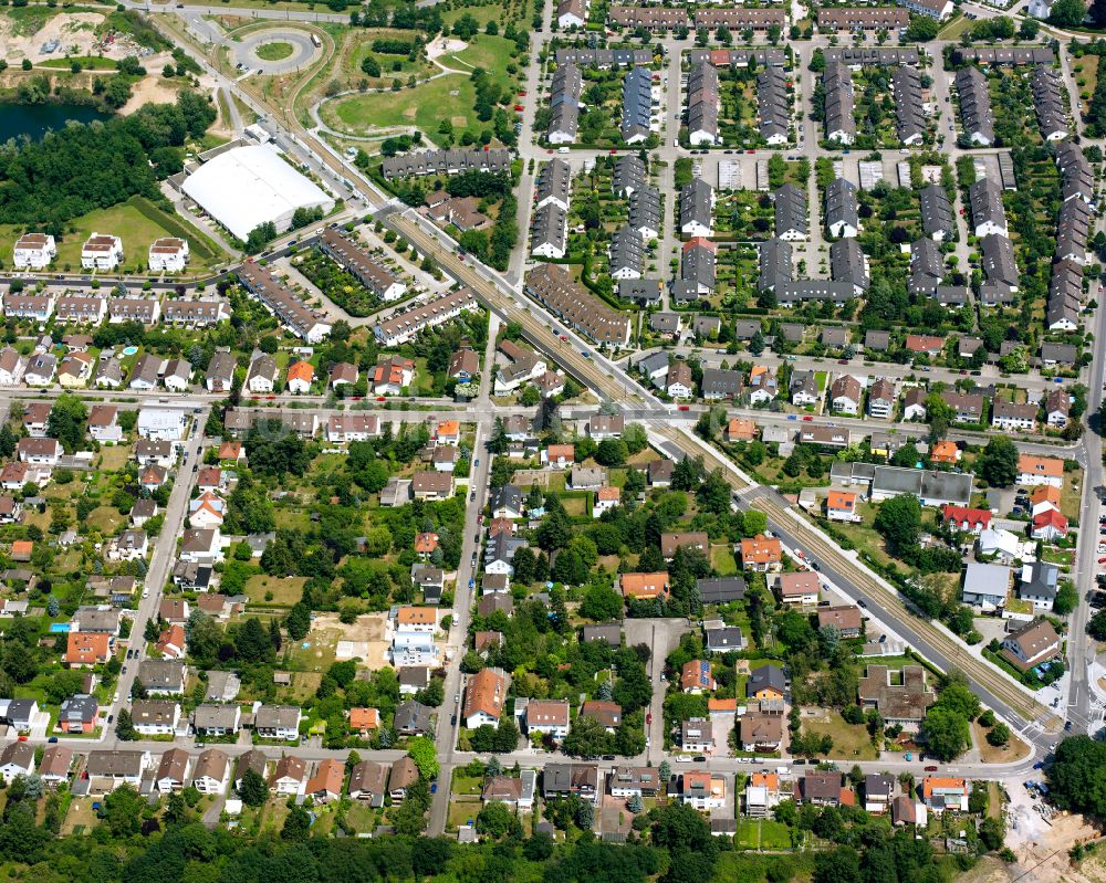 Luftbild Karlsruhe - Wohngebiet einer Einfamilienhaus- Siedlung in Karlsruhe im Bundesland Baden-Württemberg, Deutschland