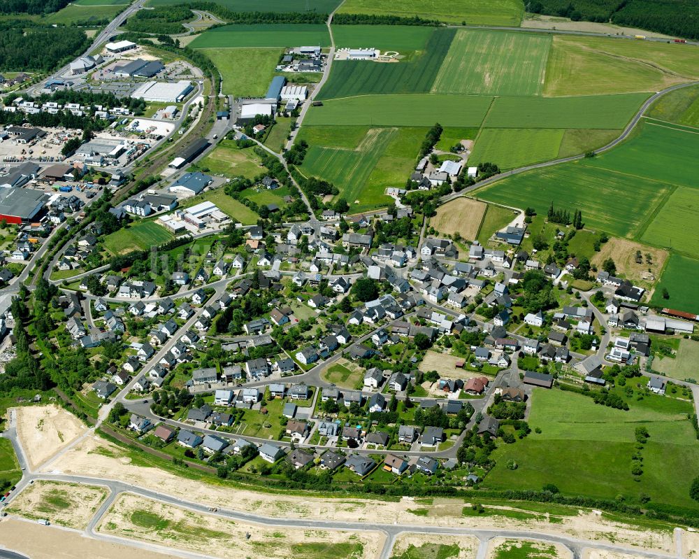 Luftaufnahme Kirchberg (Hunsrück) - Wohngebiet einer Einfamilienhaus- Siedlung in Kirchberg (Hunsrück) im Bundesland Rheinland-Pfalz, Deutschland