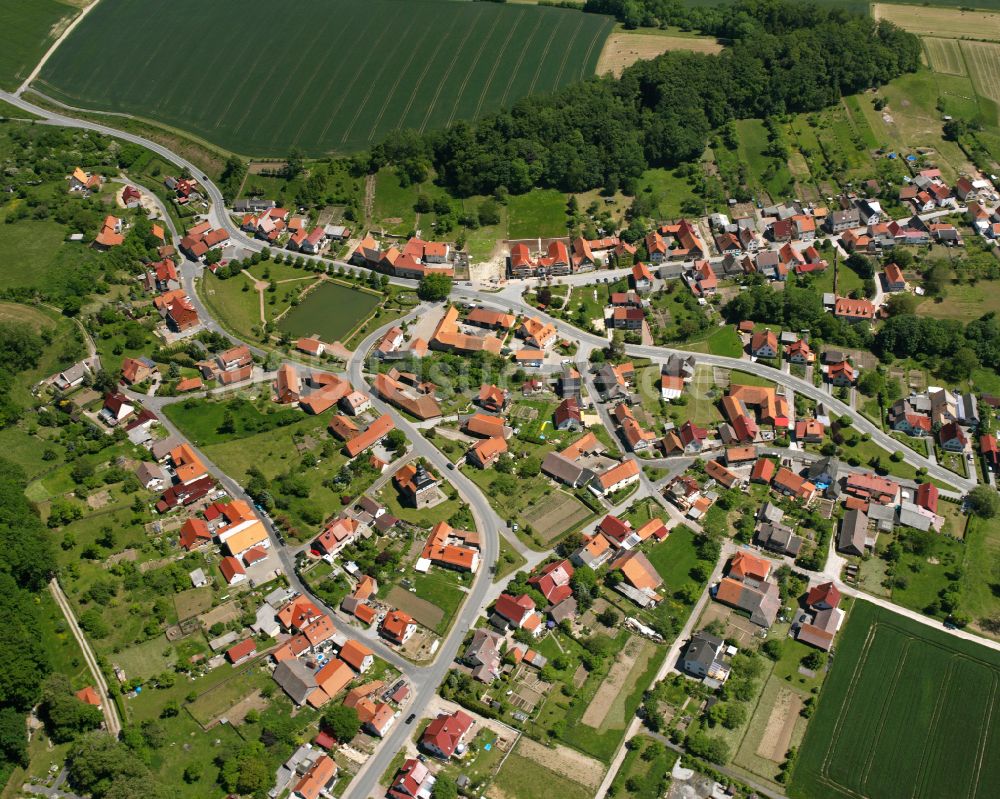 Kirchohmfeld von oben - Wohngebiet einer Einfamilienhaus- Siedlung in Kirchohmfeld im Bundesland Thüringen, Deutschland