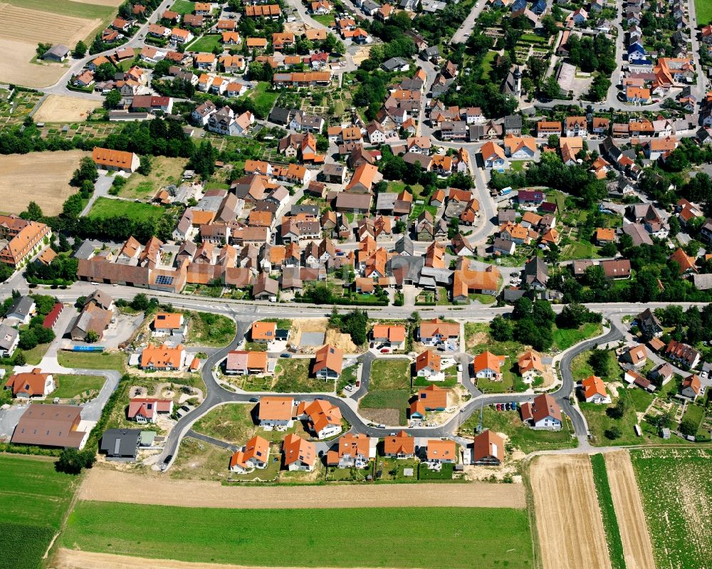 Luftaufnahme Massenbach - Wohngebiet einer Einfamilienhaus- Siedlung in Massenbach im Bundesland Baden-Württemberg, Deutschland