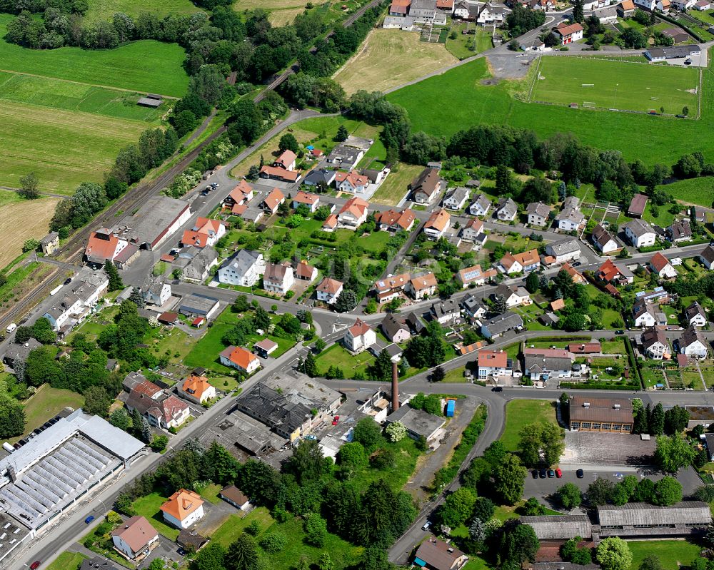 Nieder-Gemünden von oben - Wohngebiet einer Einfamilienhaus- Siedlung in Nieder-Gemünden im Bundesland Hessen, Deutschland