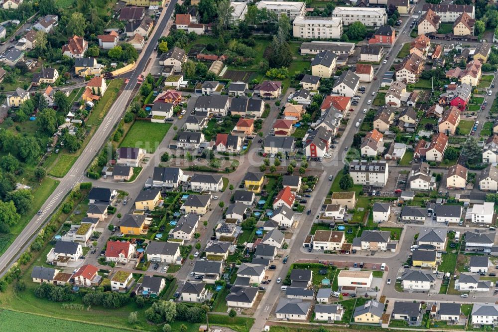 Luftaufnahme Herbolzheim - Wohngebiet einer Einfamilienhaus- Siedlung Im Norden von Herbolzheim in Herbolzheim im Bundesland Baden-Württemberg, Deutschland