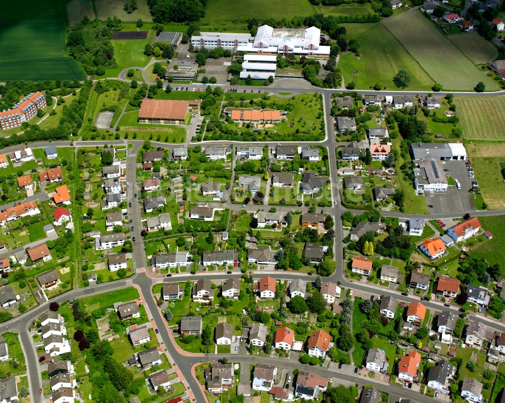 Ober-Ofleiden von oben - Wohngebiet einer Einfamilienhaus- Siedlung in Ober-Ofleiden im Bundesland Hessen, Deutschland