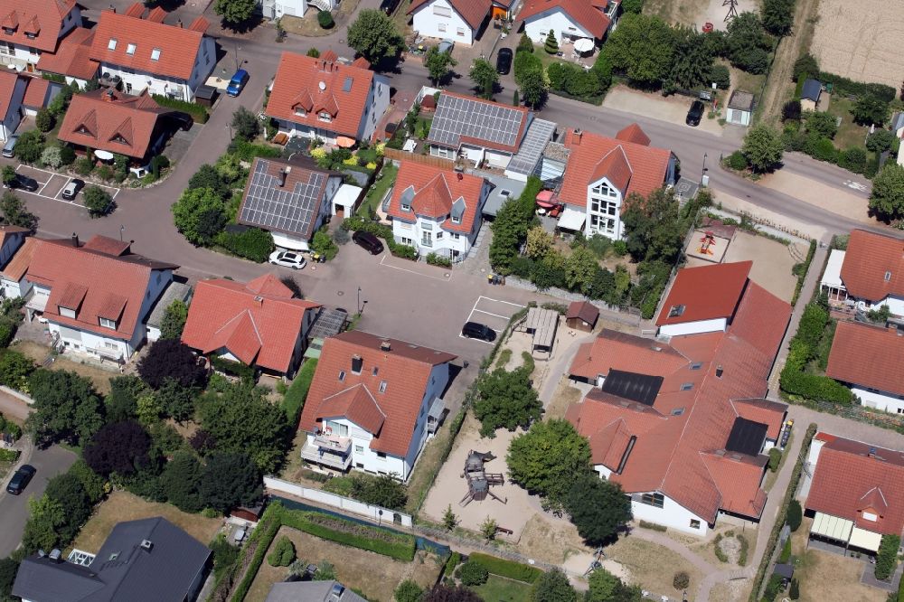 Ober-Olm aus der Vogelperspektive: Wohngebiet einer Einfamilienhaus- Siedlung in Ober-Olm im Bundesland Rheinland-Pfalz, Deutschland