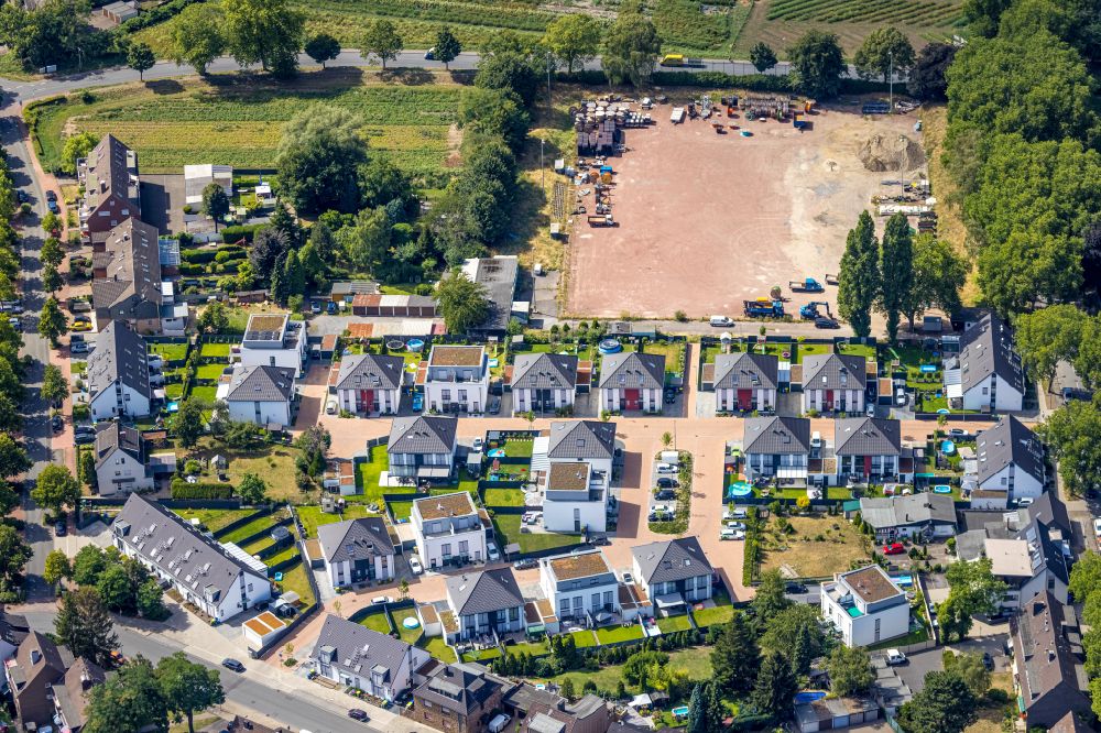 Luftaufnahme Oberhausen - Wohngebiet einer Einfamilienhaus- Siedlung in Oberhausen im Bundesland Nordrhein-Westfalen, Deutschland