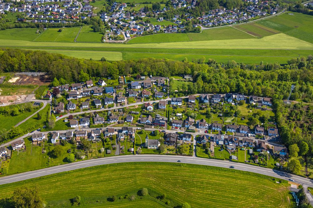 Oeventrop von oben - Wohngebiet einer Einfamilienhaus- Siedlung in Oeventrop im Bundesland Nordrhein-Westfalen, Deutschland