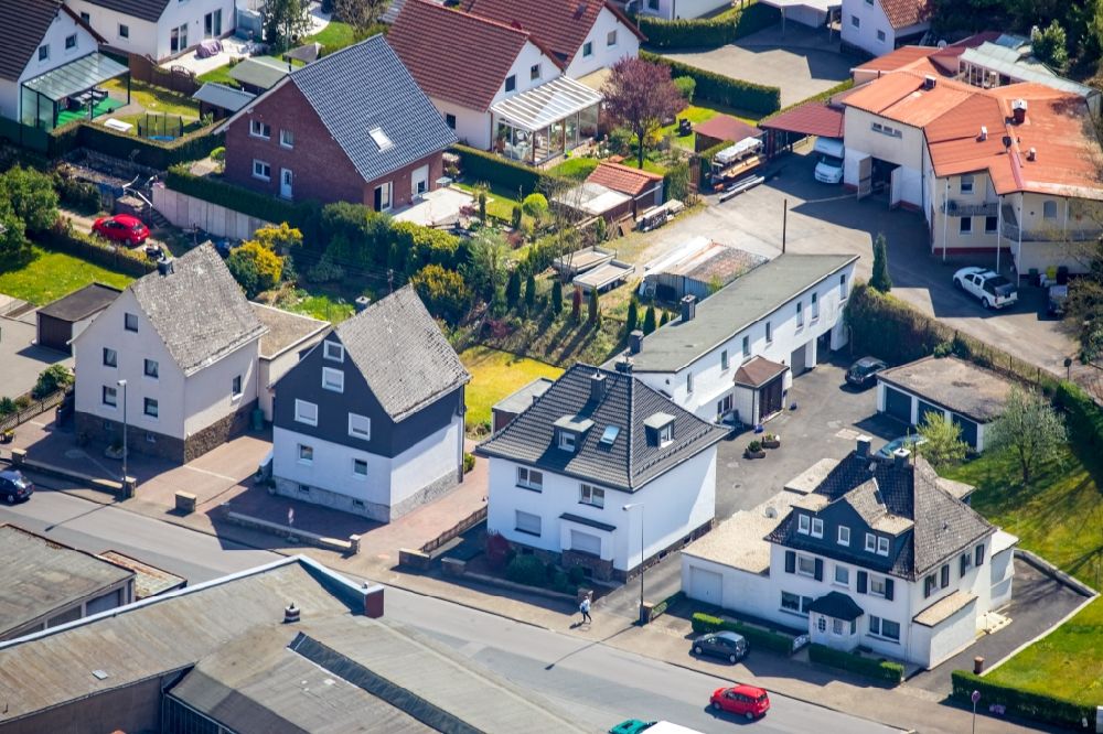 Luftbild Netphen - Wohngebiet einer Einfamilienhaus- Siedlung im Ortsteil Dreis-Tiefenbach in Netphen im Bundesland Nordrhein-Westfalen, Deutschland