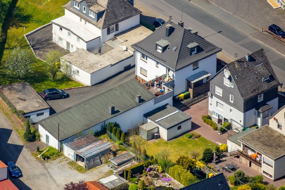 Luftbild Netphen - Wohngebiet einer Einfamilienhaus- Siedlung im Ortsteil Dreis-Tiefenbach in Netphen im Bundesland Nordrhein-Westfalen, Deutschland