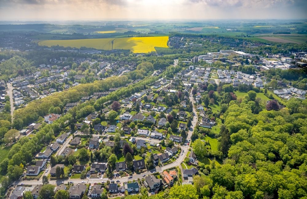 Luftaufnahme Heiligenhaus - Wohngebiet einer Einfamilienhaus- Siedlung im Ortsteil Hetterscheidt in Heiligenhaus im Bundesland Nordrhein-Westfalen, Deutschland