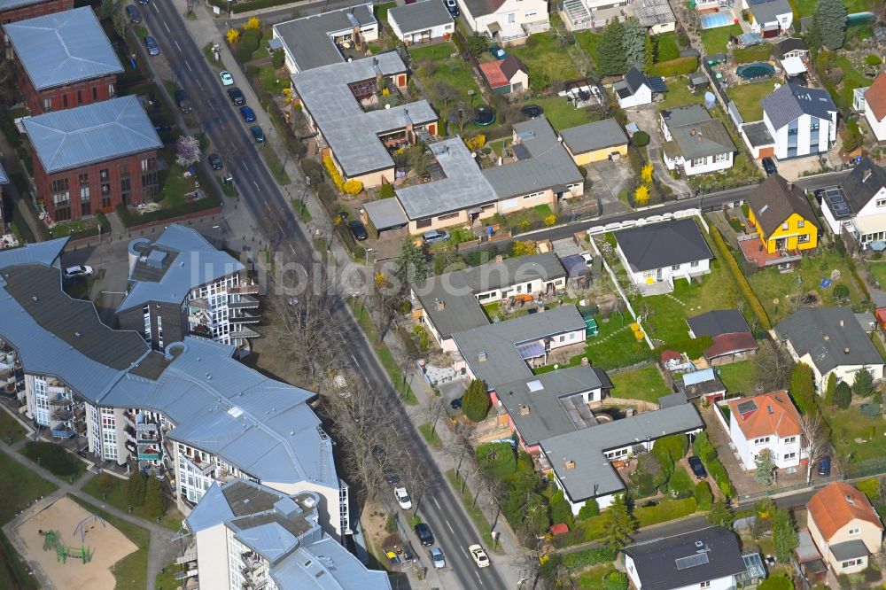 Luftaufnahme Berlin - Wohngebiet einer Einfamilienhaus- Siedlung im Ortsteil Hohenschönhausen in Berlin, Deutschland