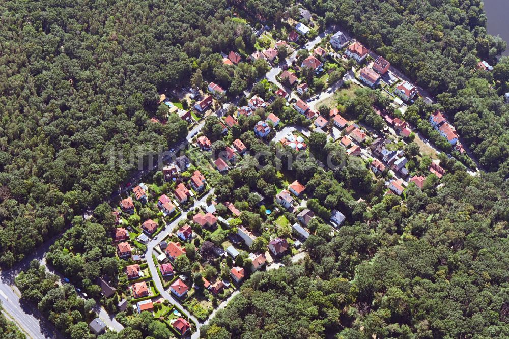 Potsdam von oben - Wohngebiet einer Einfamilienhaus- Siedlung im Ortsteil Klein Glienicke in Potsdam im Bundesland Brandenburg, Deutschland