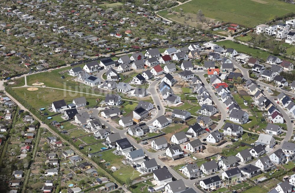 Luftaufnahme Erfurt - Wohngebiet einer Einfamilienhaus- Siedlung im Ortsteil Marbach in Erfurt im Bundesland Thüringen, Deutschland