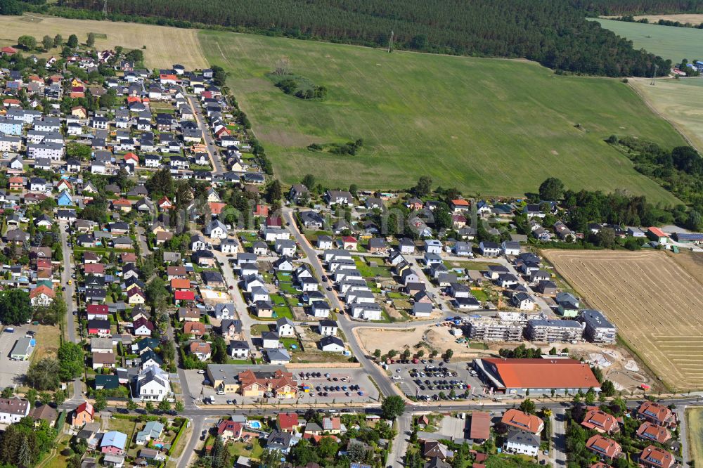 Luftbild Bernau - Wohngebiet einer Einfamilienhaus- Siedlung im Ortsteil Schönow bei Bernau im Bundesland Brandenburg, Deutschland
