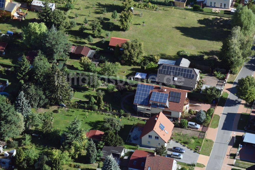 Panketal von oben - Wohngebiet einer Einfamilienhaus- Siedlung in Panketal im Bundesland Brandenburg