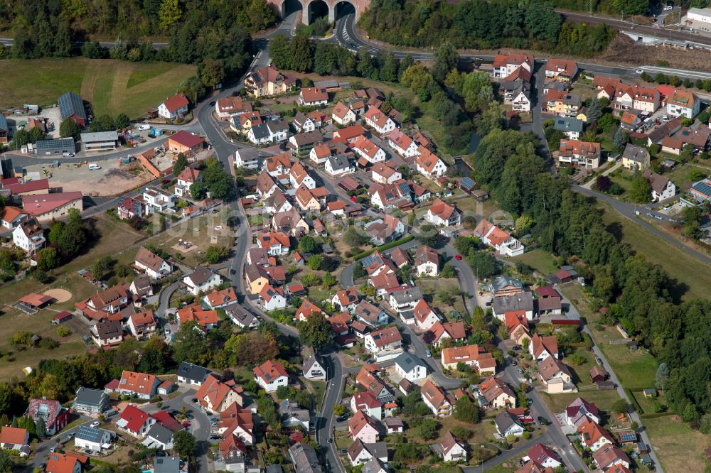 Luftaufnahme Partenstein - Wohngebiet einer Einfamilienhaus- Siedlung in Partenstein im Bundesland Bayern, Deutschland