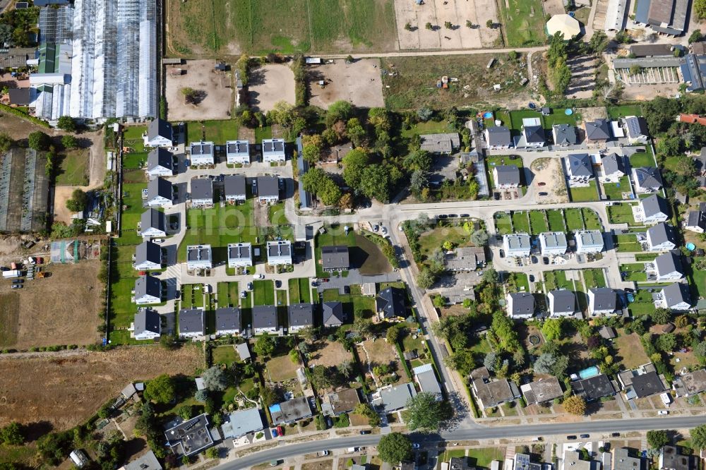 Luftbild Berlin - Wohngebiet einer Einfamilienhaus- Siedlung an der Pfauenkehre im Ortsteil Rudow in Berlin, Deutschland