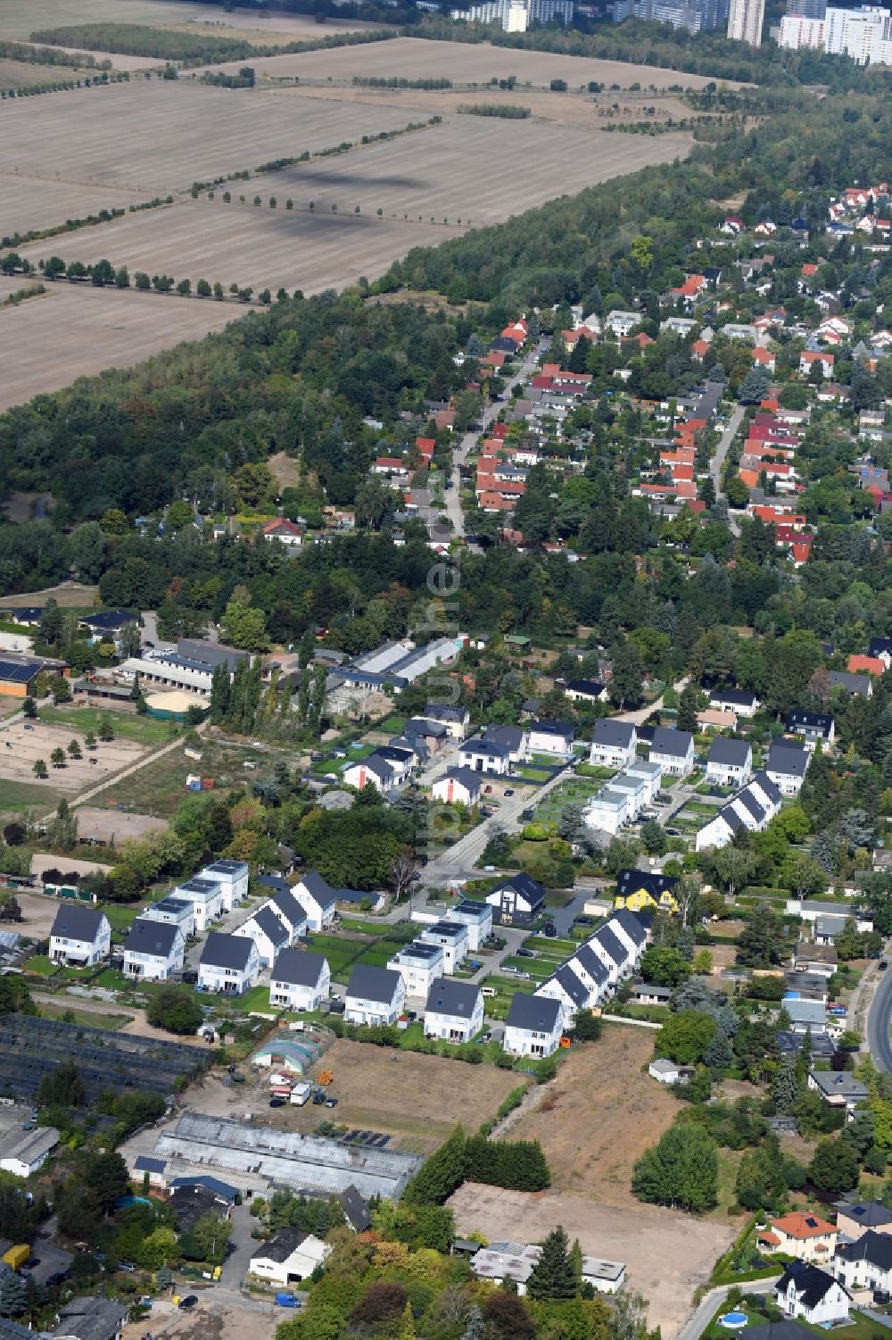 Berlin von oben - Wohngebiet einer Einfamilienhaus- Siedlung an der Pfauenkehre im Ortsteil Rudow in Berlin, Deutschland
