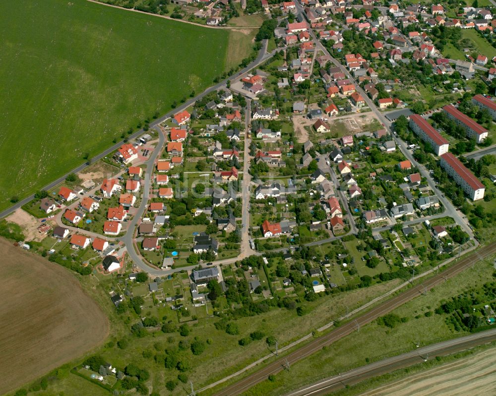 Röderau-Bobersen von oben - Wohngebiet einer Einfamilienhaus- Siedlung in Röderau-Bobersen im Bundesland Sachsen, Deutschland