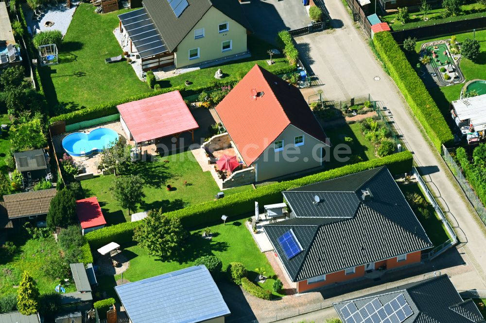Luftbild Rüdersdorf - Wohngebiet einer Einfamilienhaus- Siedlung in Rüdersdorf im Bundesland Brandenburg, Deutschland