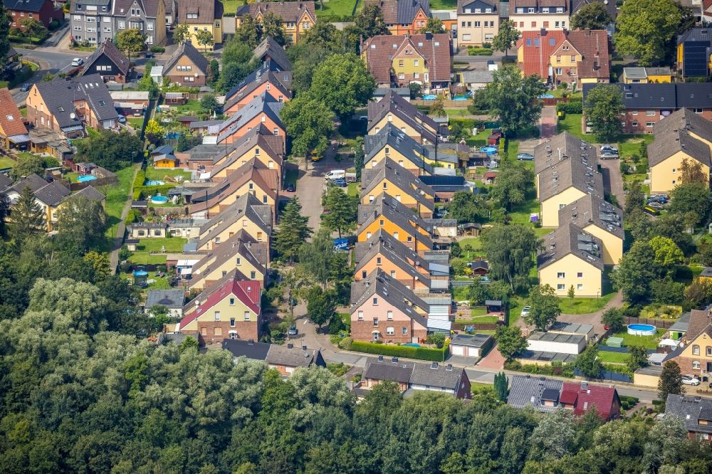 Luftbild Rünthe - Wohngebiet einer Einfamilienhaus- Siedlung in Rünthe im Bundesland Nordrhein-Westfalen, Deutschland