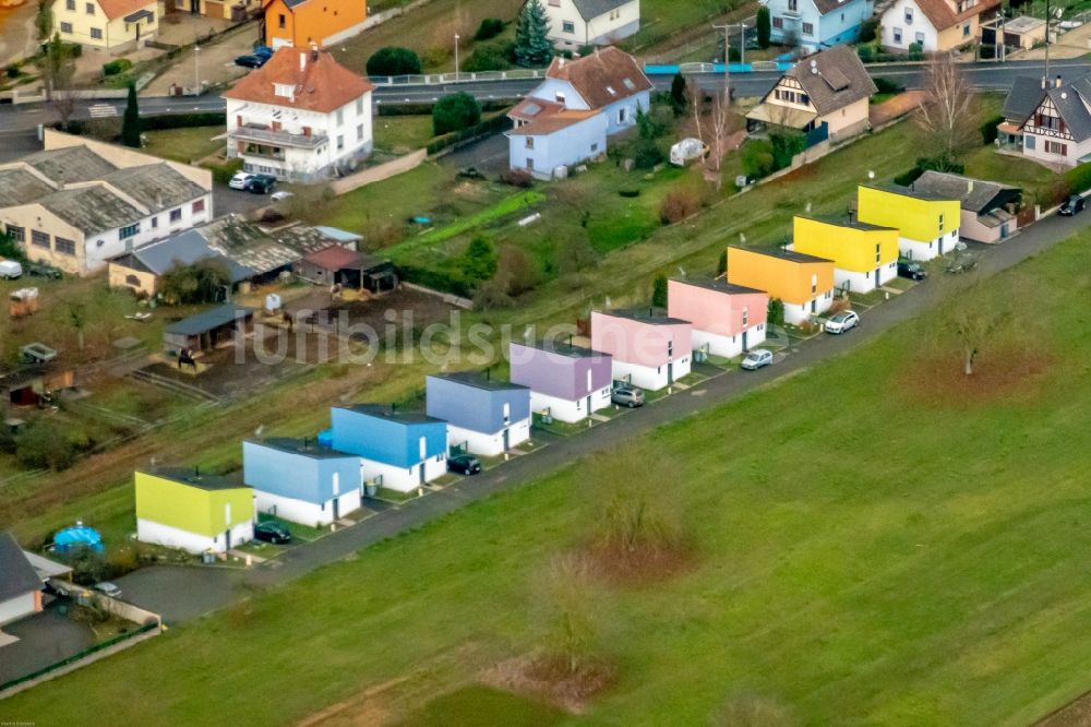 Luftaufnahme Rossfeld - Wohngebiet einer Einfamilienhaus- Siedlung in Rossfeld in Grand Est, Frankreich