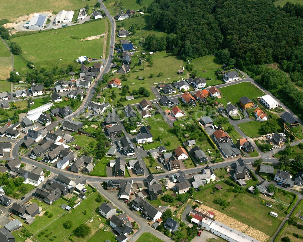 Roth aus der Vogelperspektive: Wohngebiet einer Einfamilienhaus- Siedlung in Roth im Bundesland Hessen, Deutschland