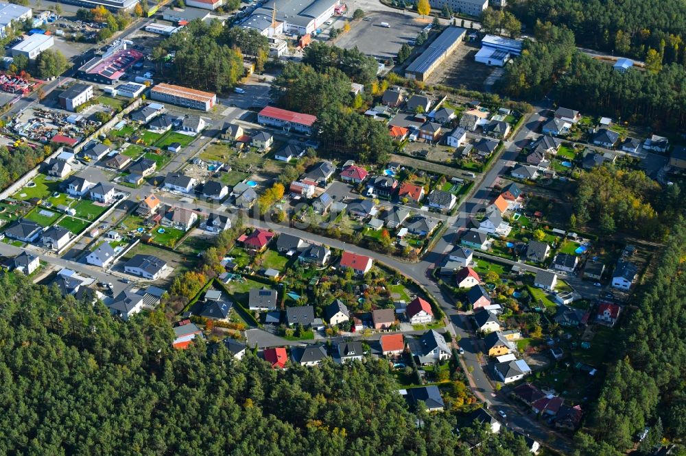 Luftbild Neuseddin - Wohngebiet einer Einfamilienhaus- Siedlung Am Sanddornweg - Kiefernweg in Neuseddin im Bundesland Brandenburg, Deutschland