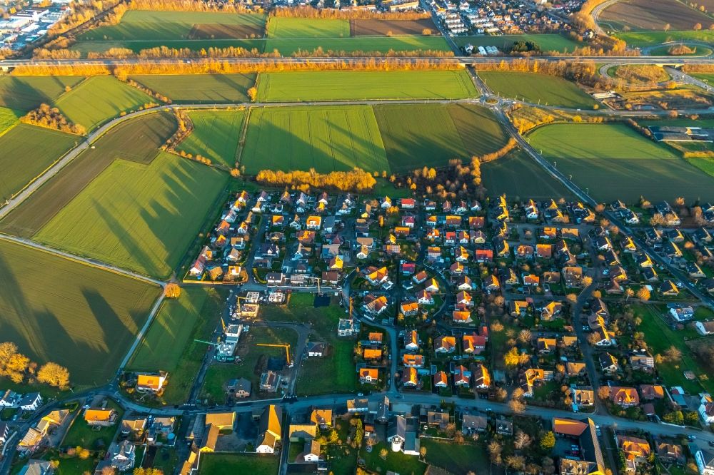 Luftbild Werl - Wohngebiet einer Einfamilienhaus- Siedlung Schlesienstraße - Mönigstraße - Vincenz-Frigger-Straße in Werl im Bundesland Nordrhein-Westfalen, Deutschland