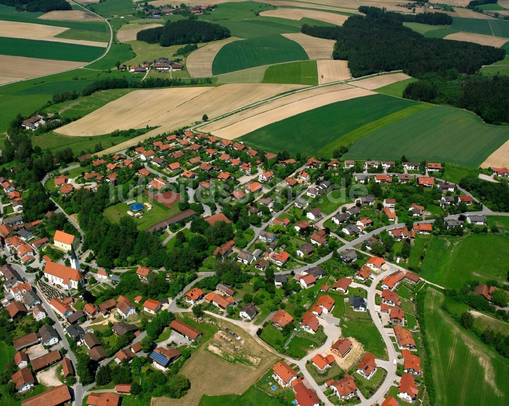 Luftaufnahme Taufkirchen - Wohngebiet einer Einfamilienhaus- Siedlung in Taufkirchen im Bundesland Bayern, Deutschland