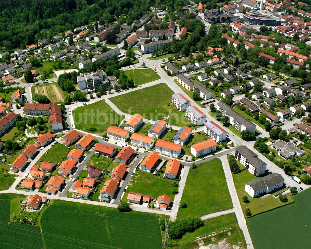 Thalhausen von oben - Wohngebiet einer Einfamilienhaus- Siedlung in Thalhausen im Bundesland Bayern, Deutschland