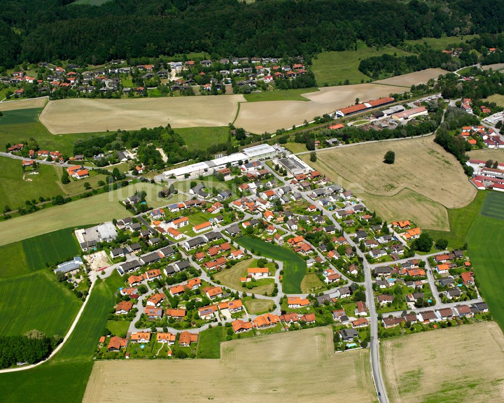 Unterau aus der Vogelperspektive: Wohngebiet einer Einfamilienhaus- Siedlung in Unterau im Bundesland Bayern, Deutschland
