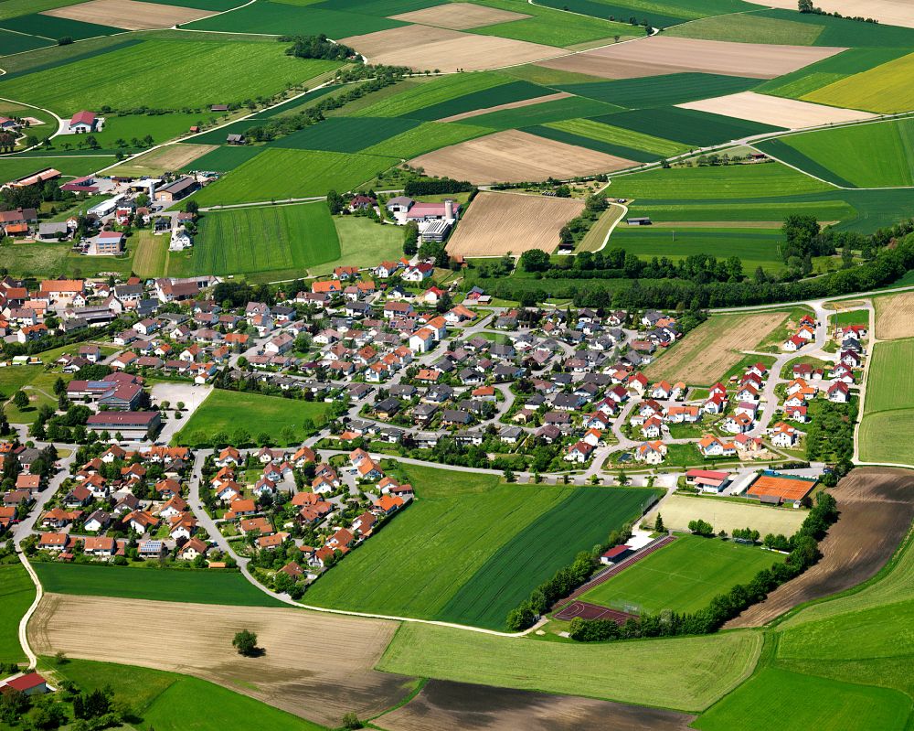 Luftaufnahme Uttenweiler - Wohngebiet einer Einfamilienhaus- Siedlung in Uttenweiler im Bundesland Baden-Württemberg, Deutschland