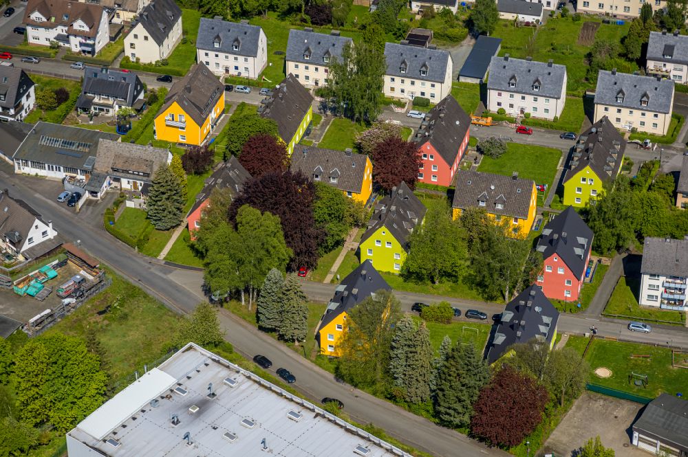 Luftaufnahme Velmede - Wohngebiet einer Einfamilienhaus- Siedlung in Velmede im Bundesland Nordrhein-Westfalen, Deutschland