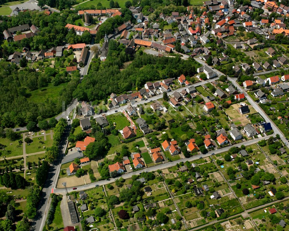 Vienenburg aus der Vogelperspektive: Wohngebiet einer Einfamilienhaus- Siedlung in Vienenburg im Bundesland Niedersachsen, Deutschland