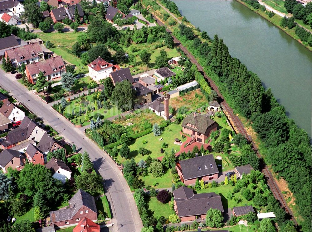 Voerde (Niederrhein) von oben - Wohngebiet einer Einfamilienhaus- Siedlung in Voerde (Niederrhein) im Bundesland Nordrhein-Westfalen