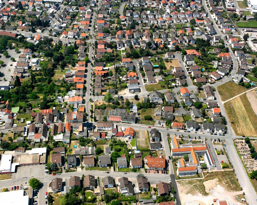 Luftaufnahme Waghäusel - Wohngebiet einer Einfamilienhaus- Siedlung in Waghäusel im Bundesland Baden-Württemberg, Deutschland