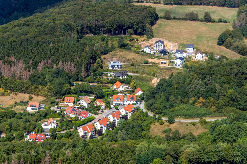 Luftaufnahme Ennepetal - Wohngebiet einer Einfamilienhaus- Siedlung im Waldgebiet in Ennepetal im Bundesland Nordrhein-Westfalen, Deutschland