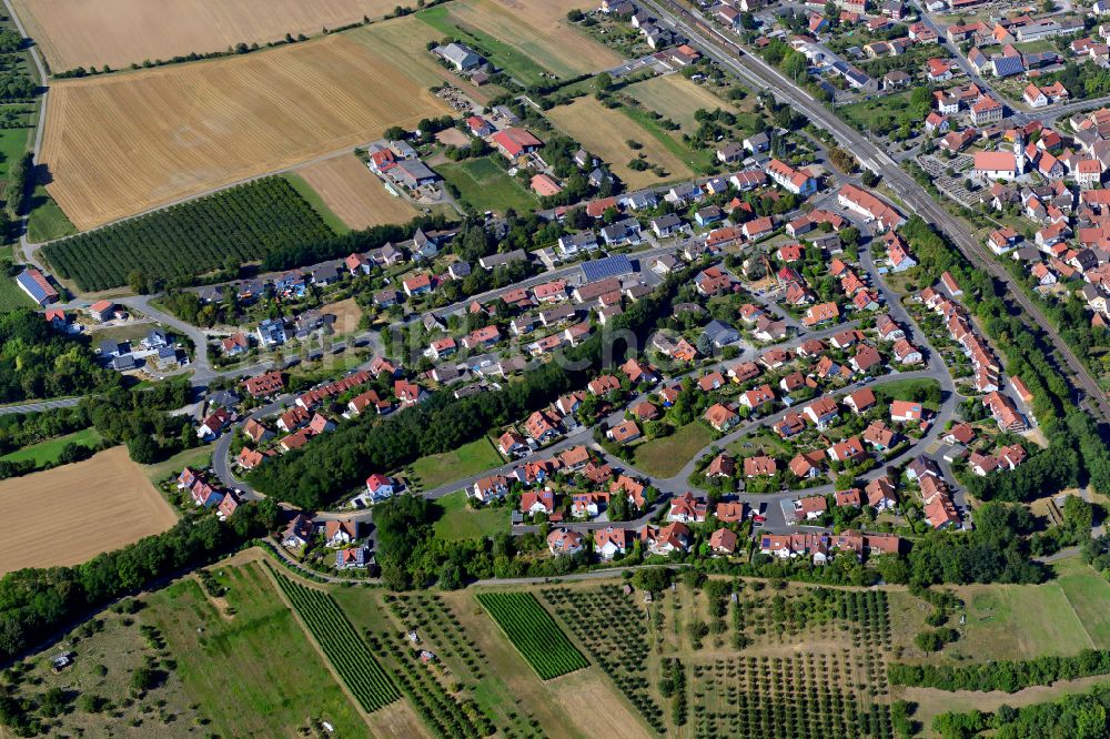 Winterhausen aus der Vogelperspektive: Wohngebiet einer Einfamilienhaus- Siedlung in Winterhausen im Bundesland Bayern, Deutschland