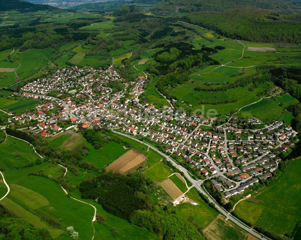 Luftaufnahme Winzingen - Wohngebiet einer Einfamilienhaus- Siedlung in Winzingen im Bundesland Baden-Württemberg, Deutschland