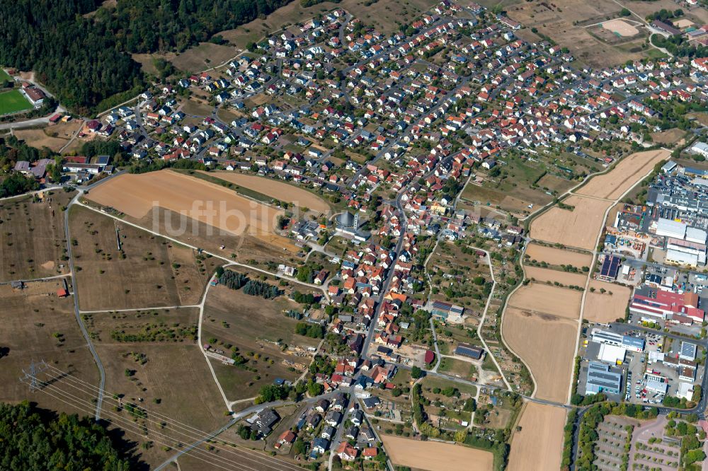 Wombach von oben - Wohngebiet einer Einfamilienhaus- Siedlung in Wombach im Bundesland Bayern, Deutschland