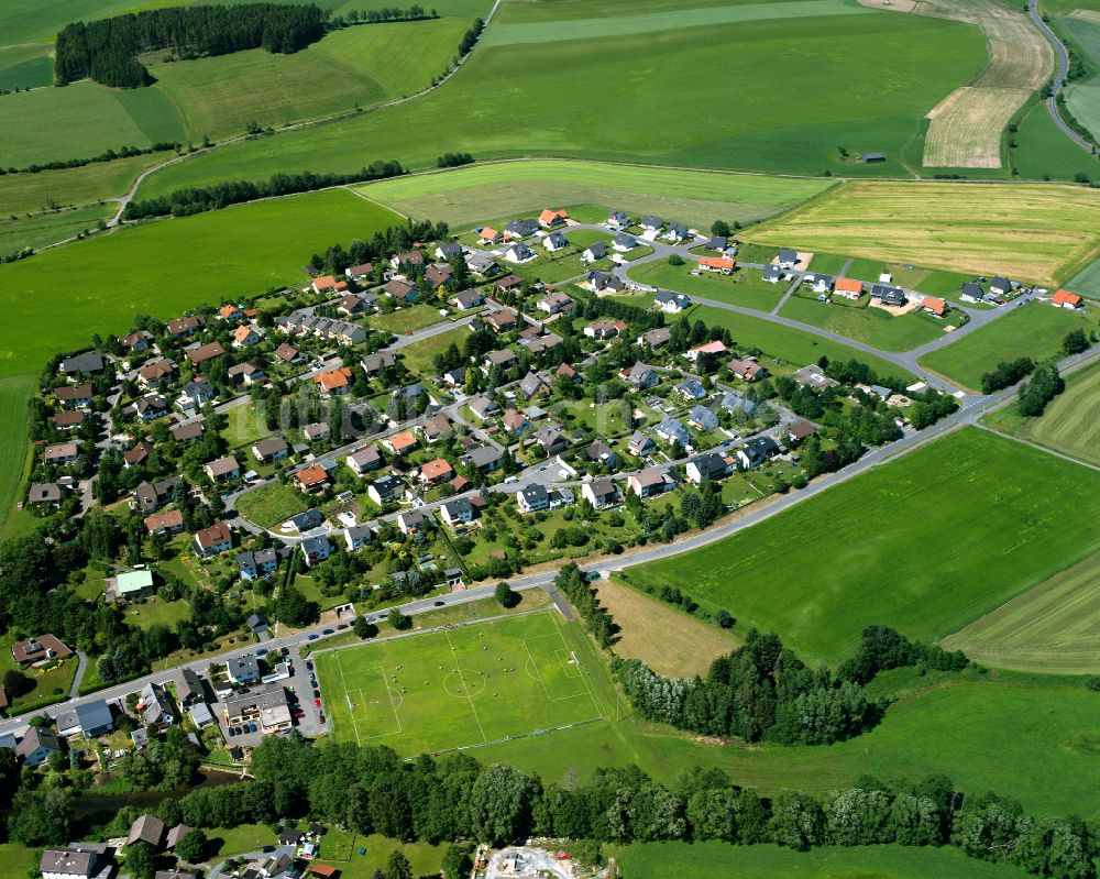 Förbau aus der Vogelperspektive: Wohngebiet am Feldrand in Förbau im Bundesland Bayern, Deutschland