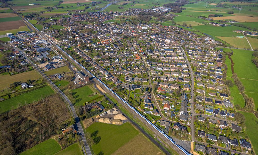 Luftbild Haldern - Wohngebiet am Feldrand in Haldern im Bundesland Nordrhein-Westfalen, Deutschland