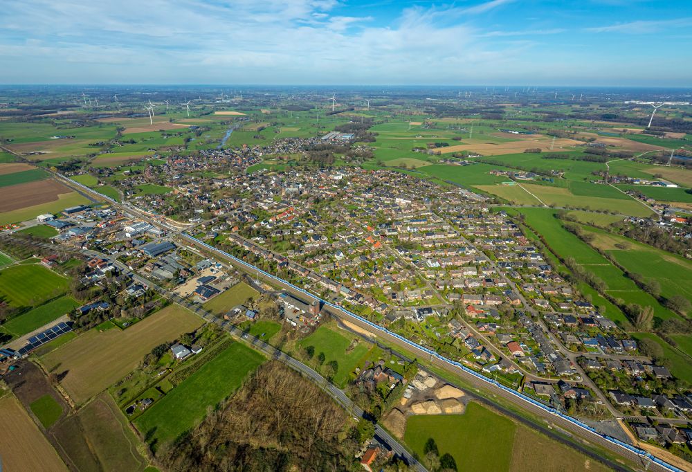 Luftaufnahme Haldern - Wohngebiet am Feldrand in Haldern im Bundesland Nordrhein-Westfalen, Deutschland