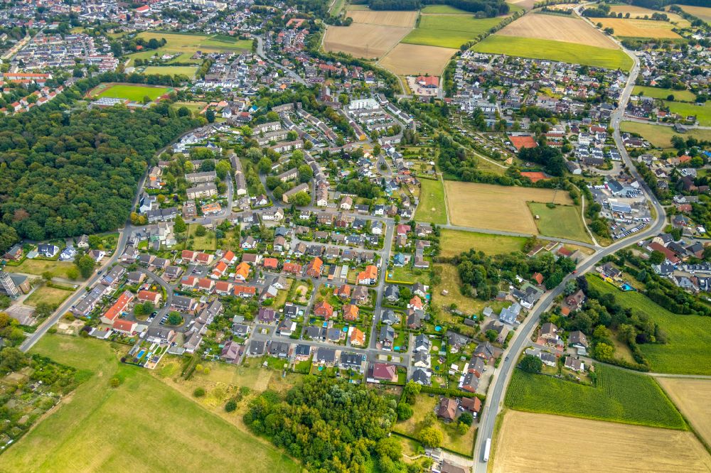 Oberaden von oben - Wohngebiet am Feldrand in Oberaden im Bundesland Nordrhein-Westfalen, Deutschland