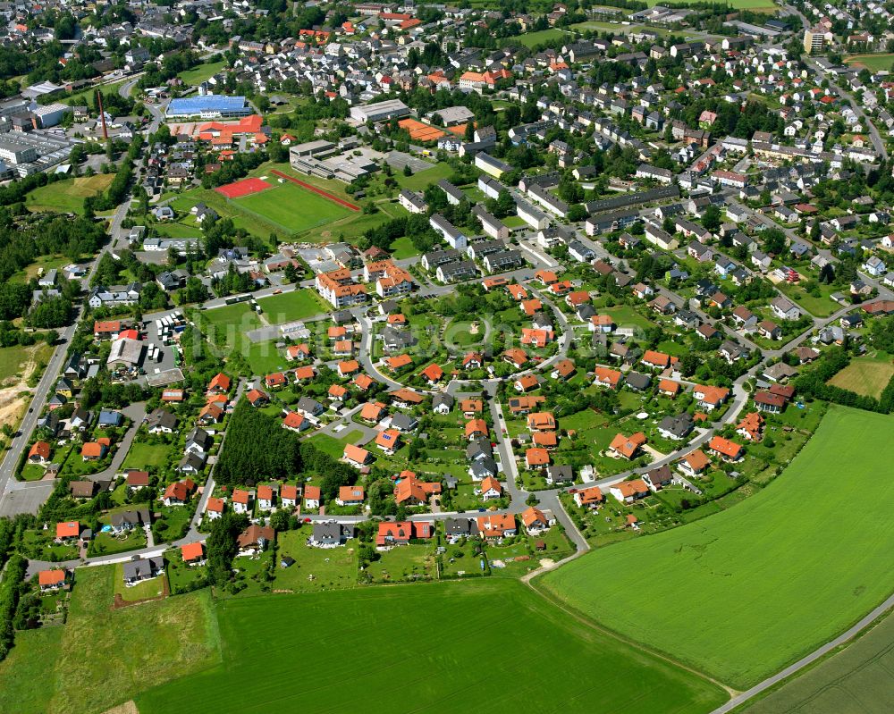 Luftaufnahme Schwarzenbach an der Saale - Wohngebiet am Feldrand in Schwarzenbach an der Saale im Bundesland Bayern, Deutschland