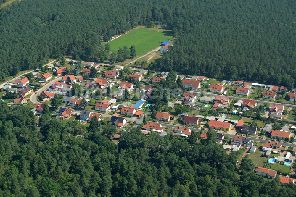 Luftaufnahme Kummersdorf-Gut - Wohngebiet Am Königsgraben in einem Waldstück im Osten von Kummersdorf-Gut im Bundesland Brandenburg